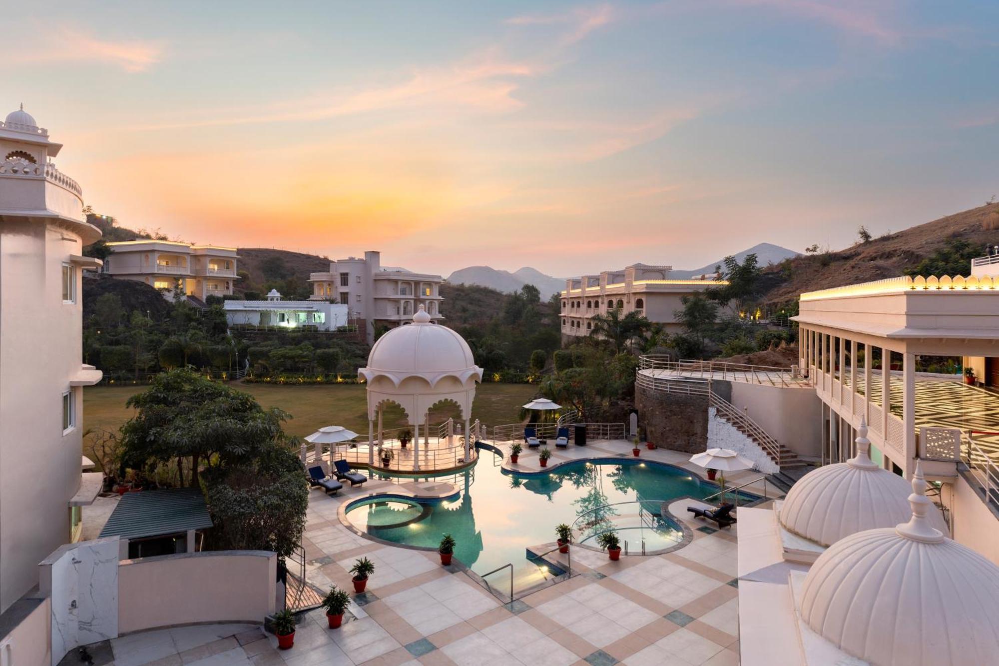 Sayaji Resorts & Spa Udaipur Bagian luar foto