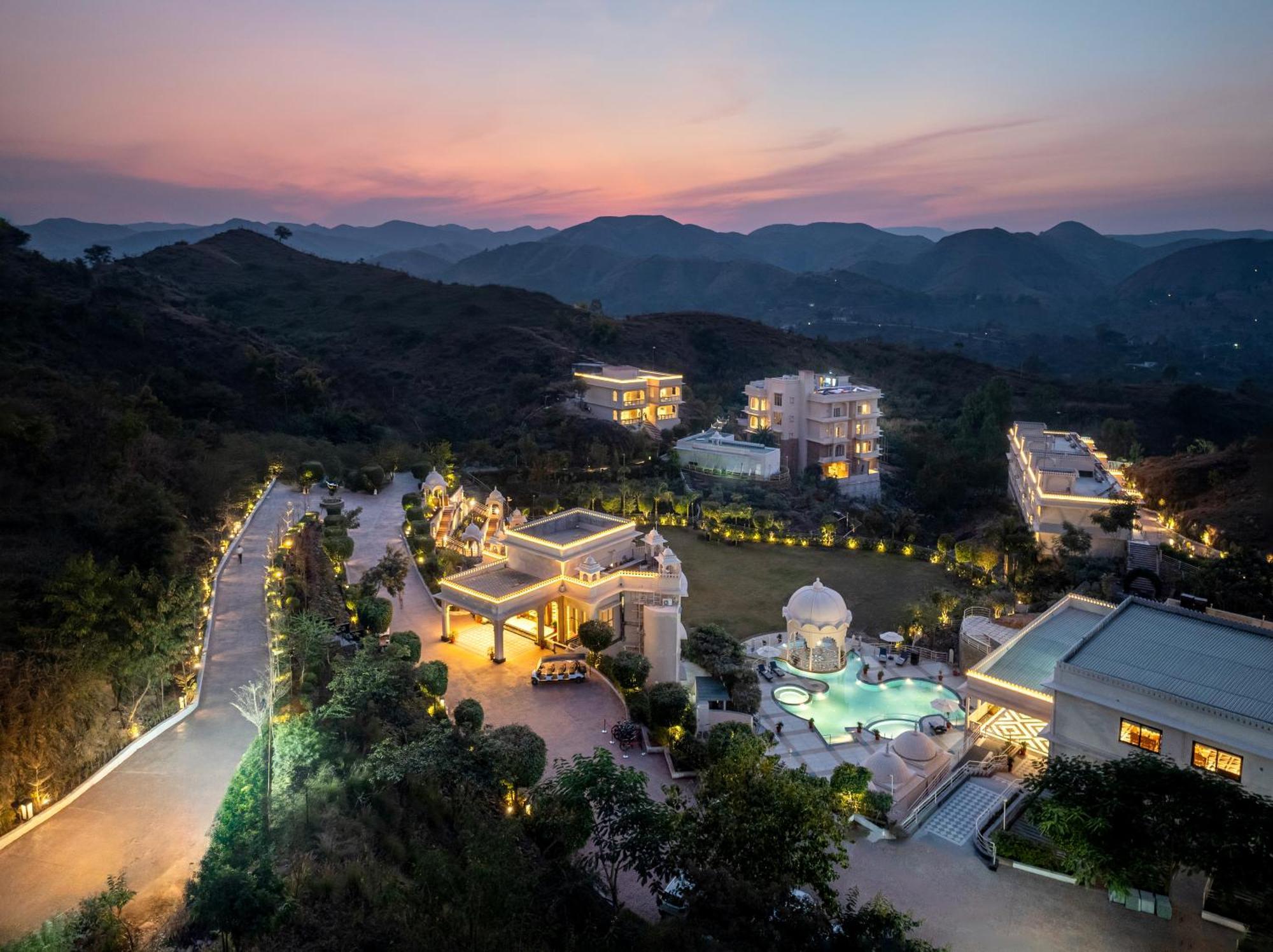Sayaji Resorts & Spa Udaipur Bagian luar foto