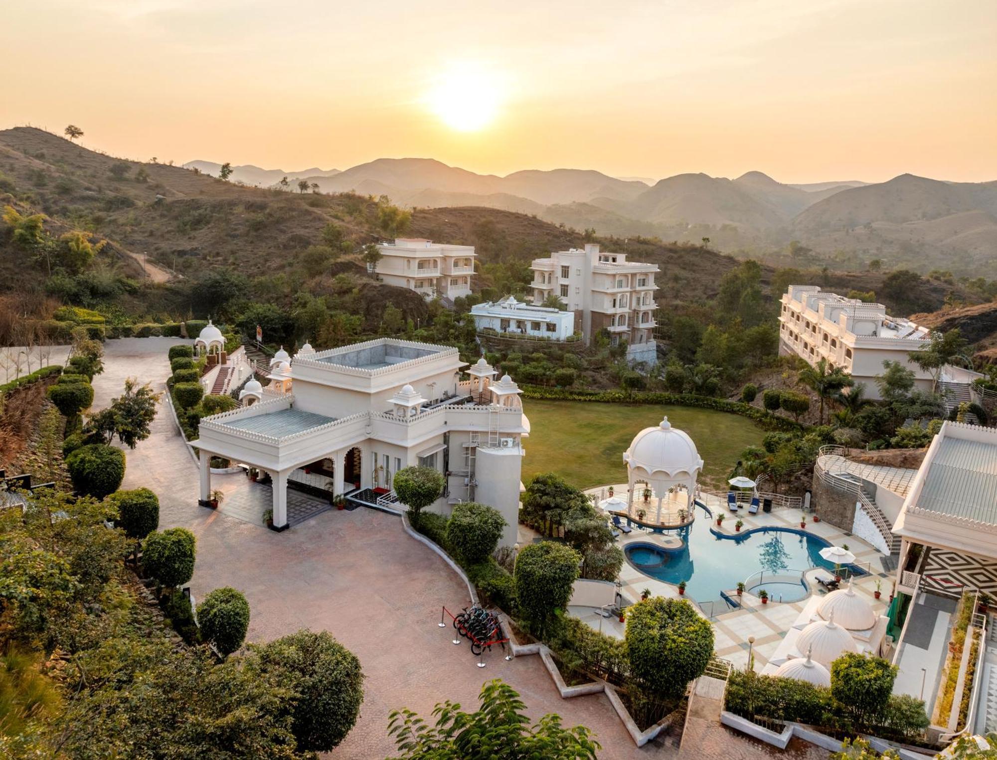 Sayaji Resorts & Spa Udaipur Bagian luar foto